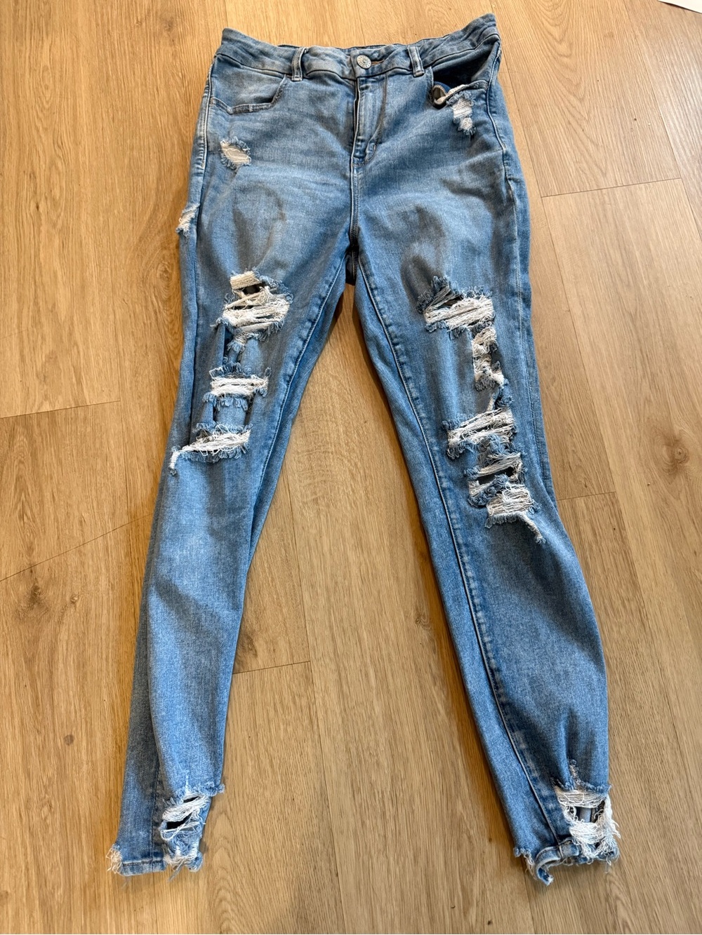 American Eagle Outfitters Distressed Light Blue Skinny Jeans